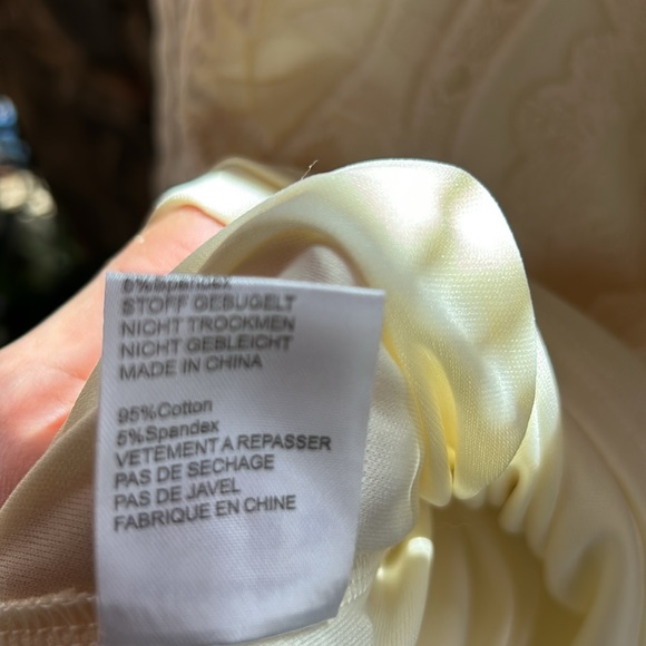 Lace Covered Lined Cream 3/4 Sleeve Above the Knee Medium Top;Perfect Condition! - Picture 16 of 16